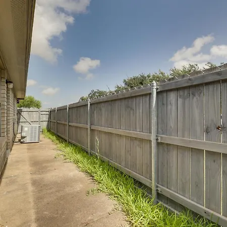 Welcoming Edinburg Apartment - Pet Friendly!